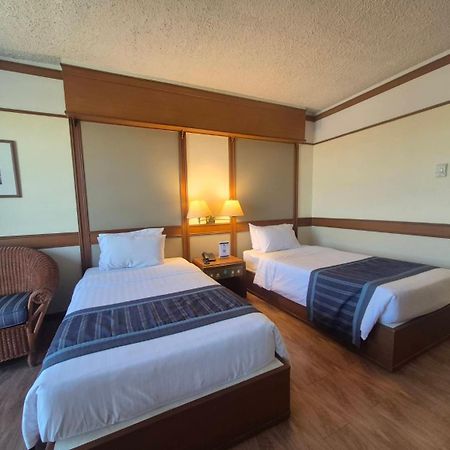 Cholchan Pattaya Beach Resort - Sha Extra Plus Bagian luar foto