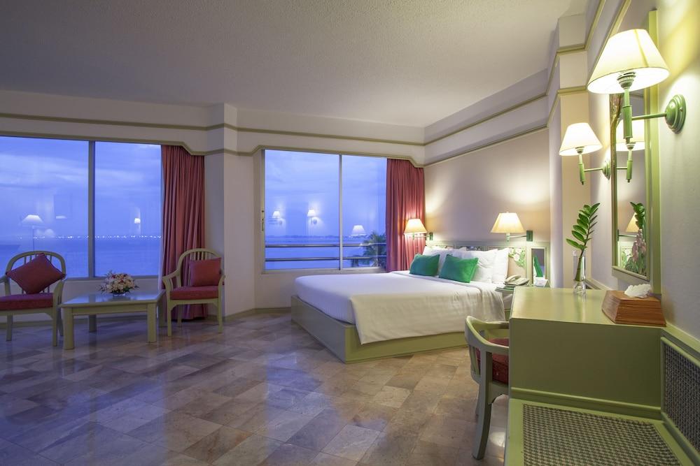 Cholchan Pattaya Beach Resort - Sha Extra Plus Bagian luar foto Deluxe Ocean View Room