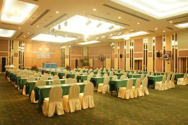 Cholchan Pattaya Beach Resort - Sha Extra Plus Bagian luar foto The International Conference Centre