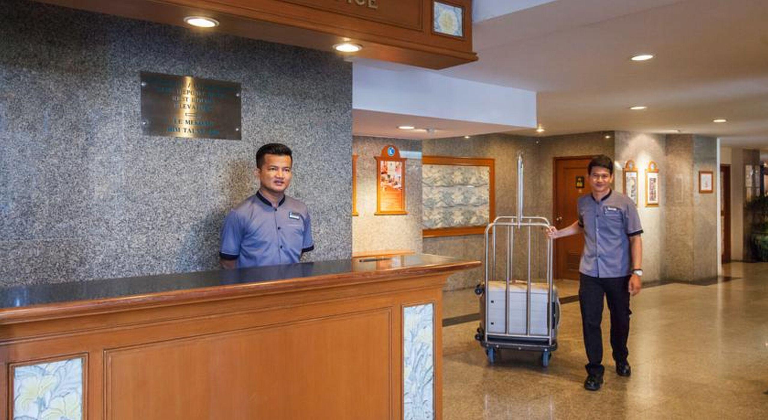 Cholchan Pattaya Beach Resort - Sha Extra Plus Bagian luar foto