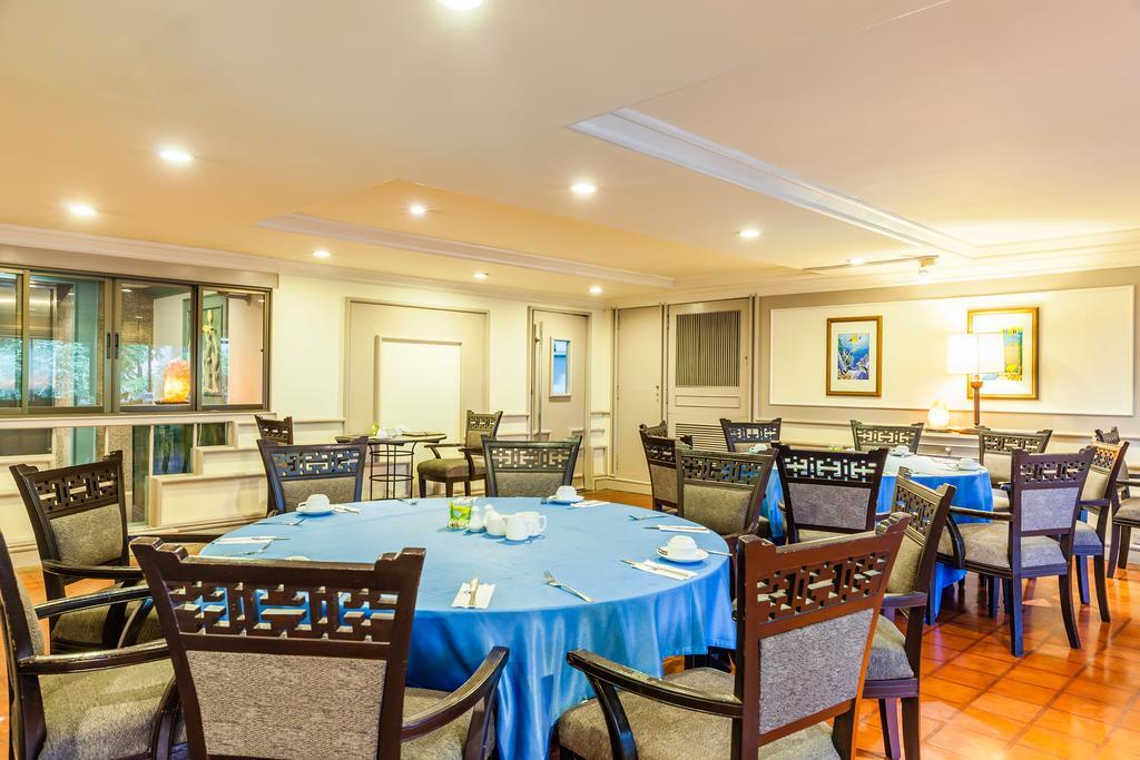 Cholchan Pattaya Beach Resort - Sha Extra Plus Bagian luar foto The restaurant